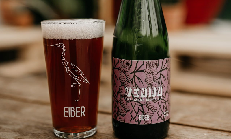 Eiber Venijn fles en glas